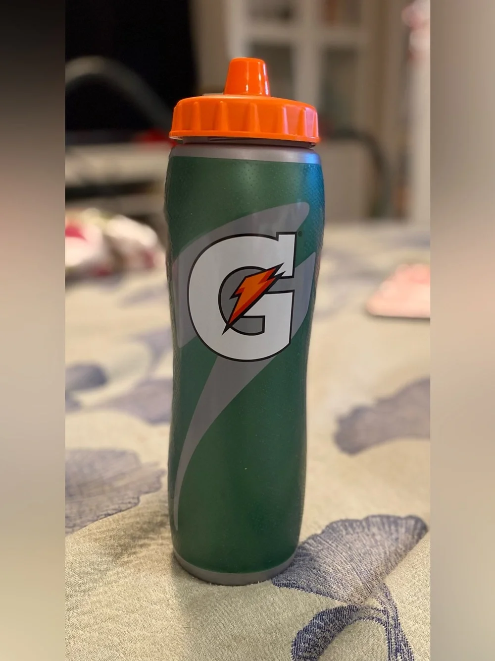 Gatorade Green Sports Water Bottle Orange Cap BPA Free Squeeze Bottle New